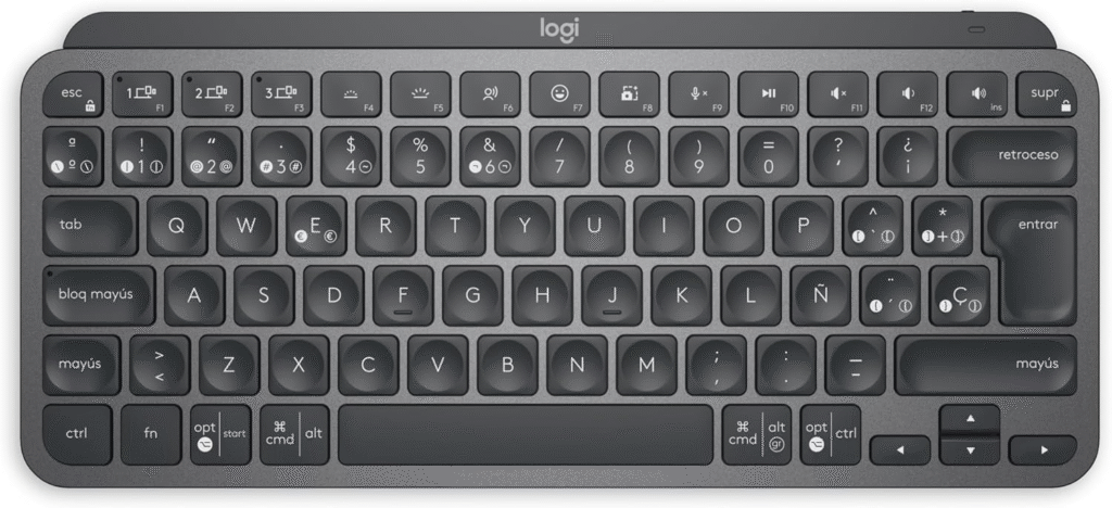 Teclado Logitech G915 TKL Lightspeed inalámbrico low profile, retroiluminado en escritorio minimalista.
